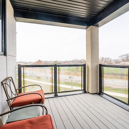 Modern Hamilton Homes Lake Ontario Shore By Globalstay Exteriör bild