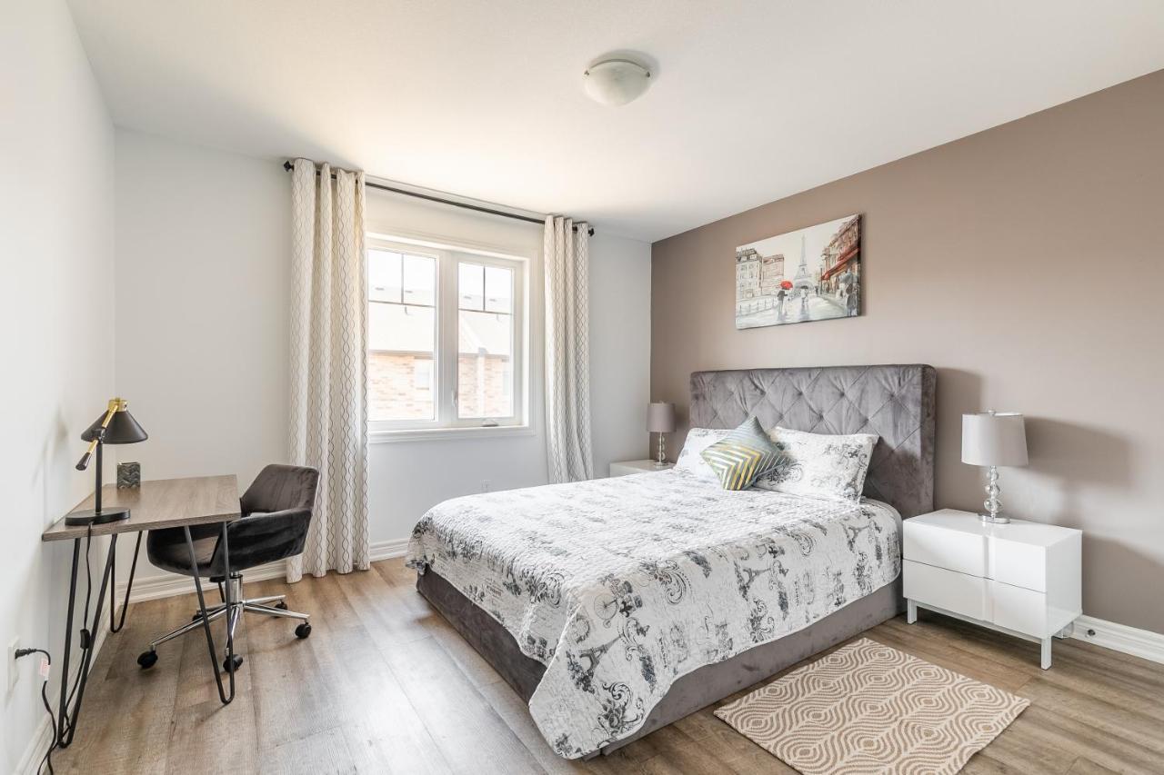 Modern Hamilton Homes Lake Ontario Shore By Globalstay Exteriör bild