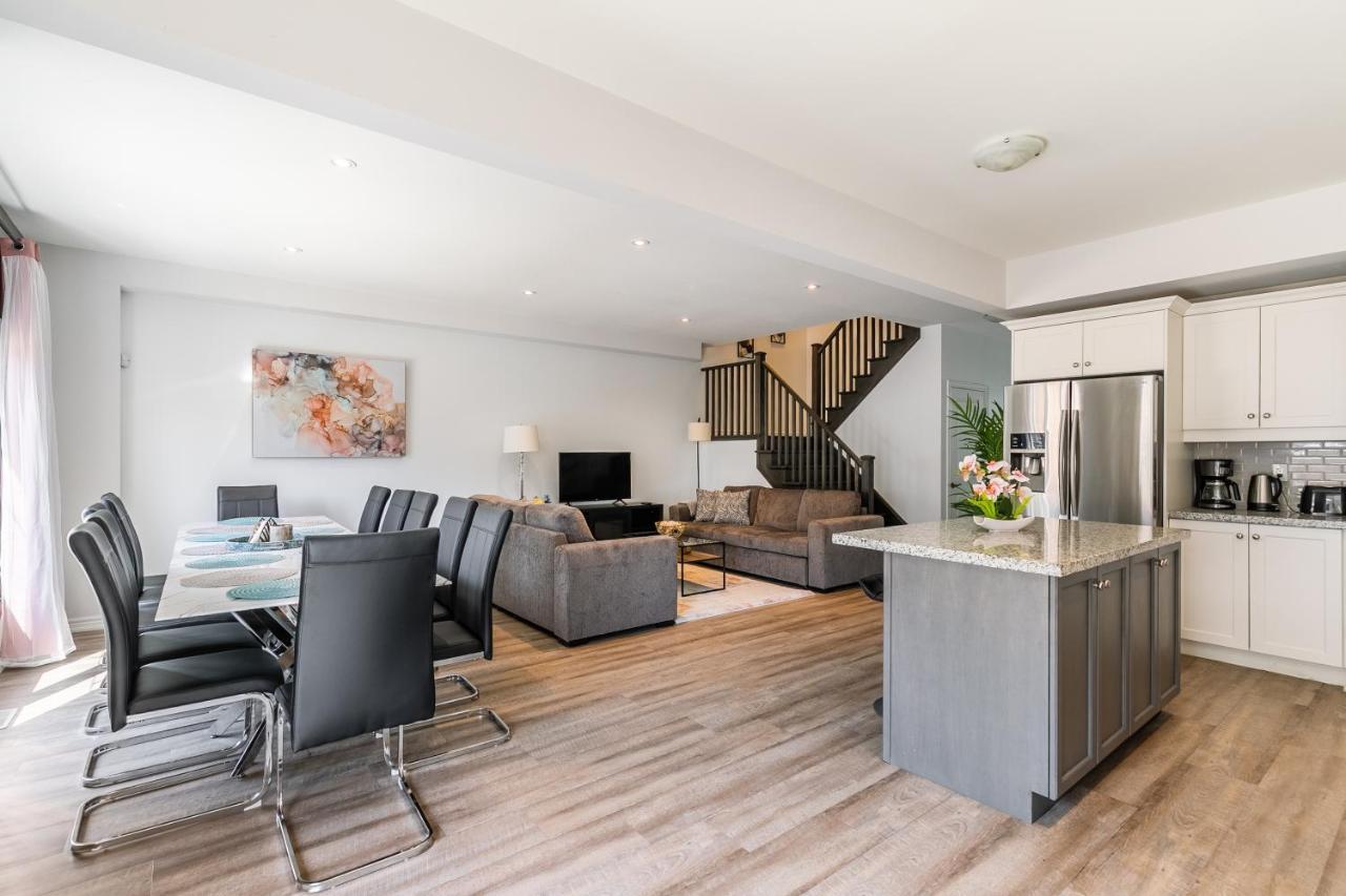Modern Hamilton Homes Lake Ontario Shore By Globalstay Exteriör bild