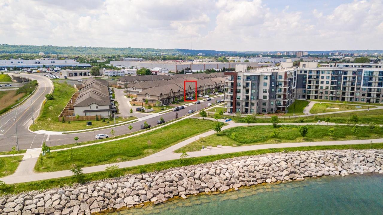 Modern Hamilton Homes Lake Ontario Shore By Globalstay Exteriör bild