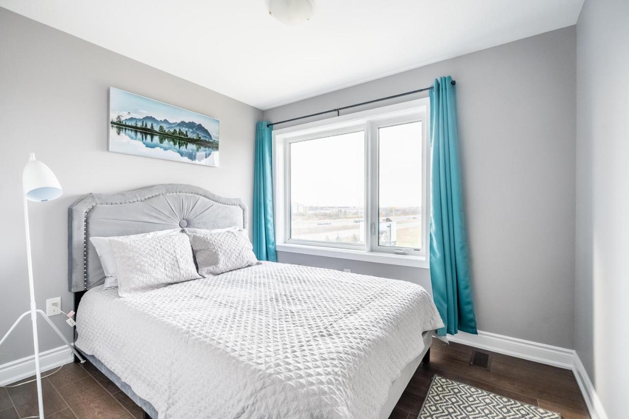 Modern Hamilton Homes Lake Ontario Shore By Globalstay Exteriör bild