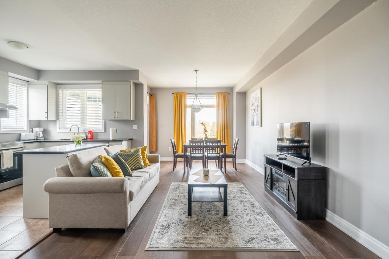 Modern Hamilton Homes Lake Ontario Shore By Globalstay Exteriör bild