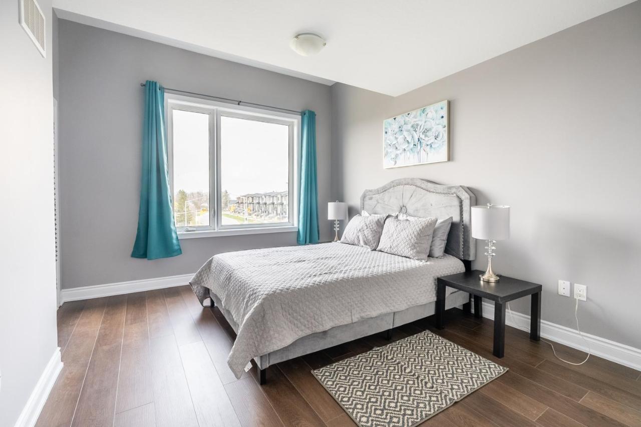 Modern Hamilton Homes Lake Ontario Shore By Globalstay Exteriör bild