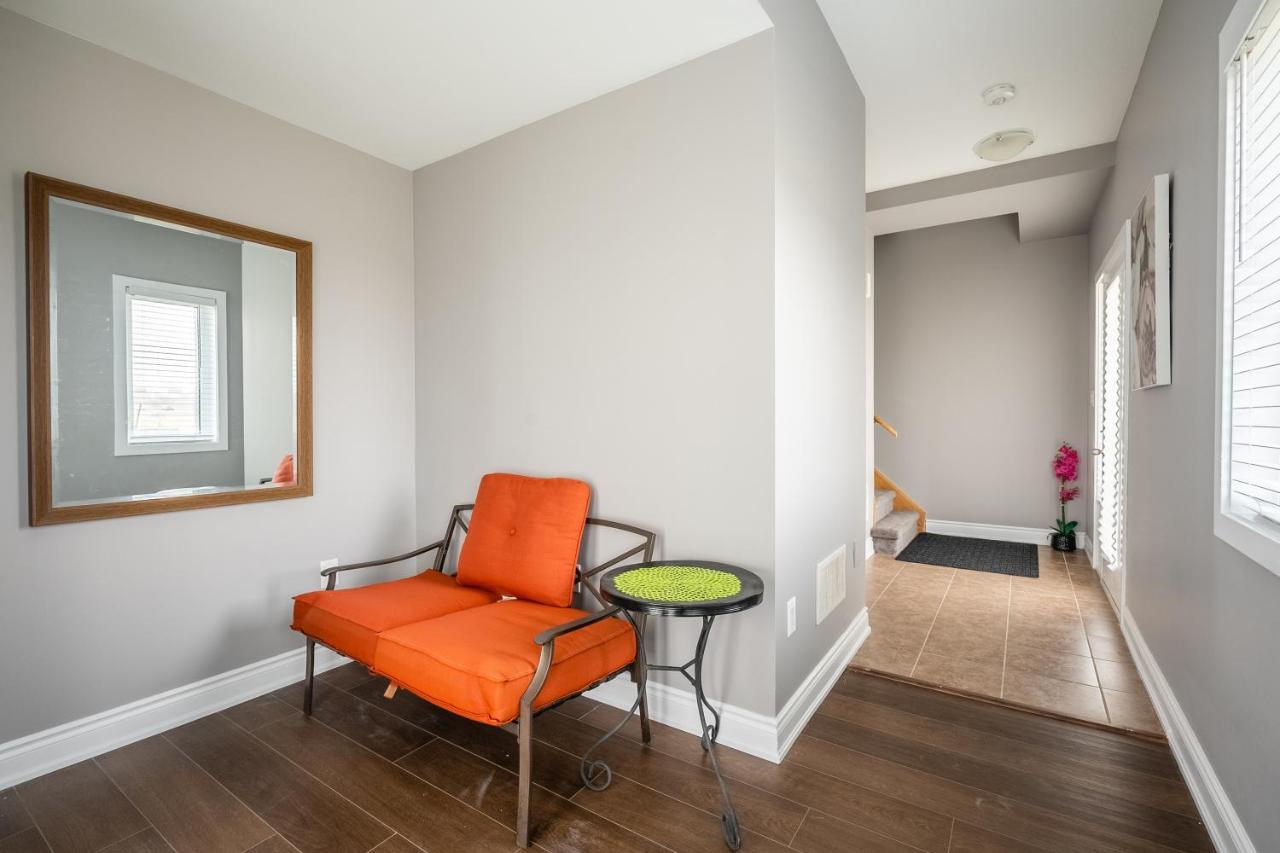 Modern Hamilton Homes Lake Ontario Shore By Globalstay Exteriör bild