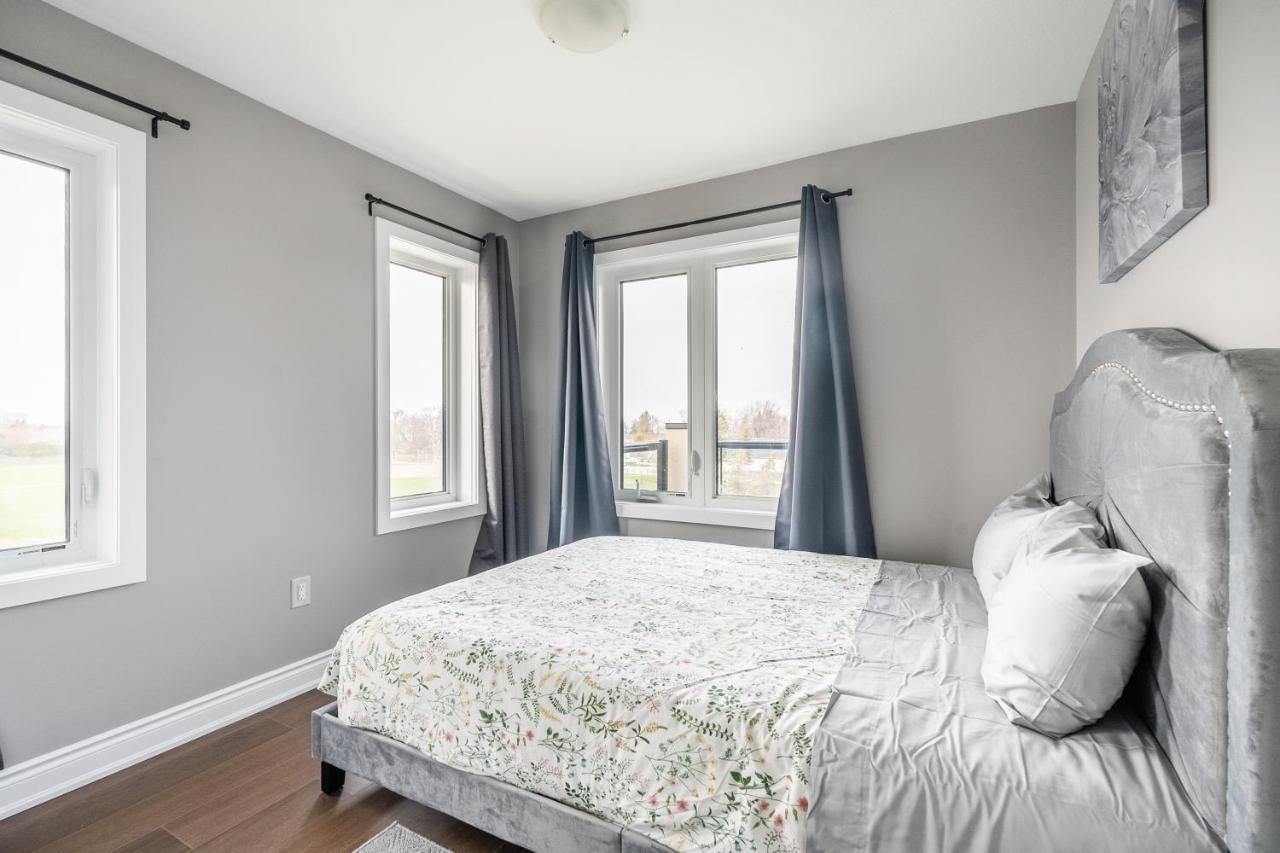 Modern Hamilton Homes Lake Ontario Shore By Globalstay Exteriör bild